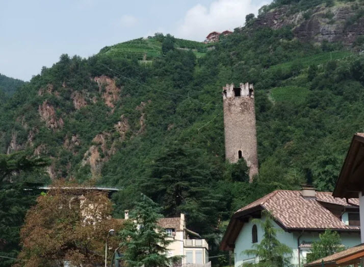 Gscheibter Turm, Italy